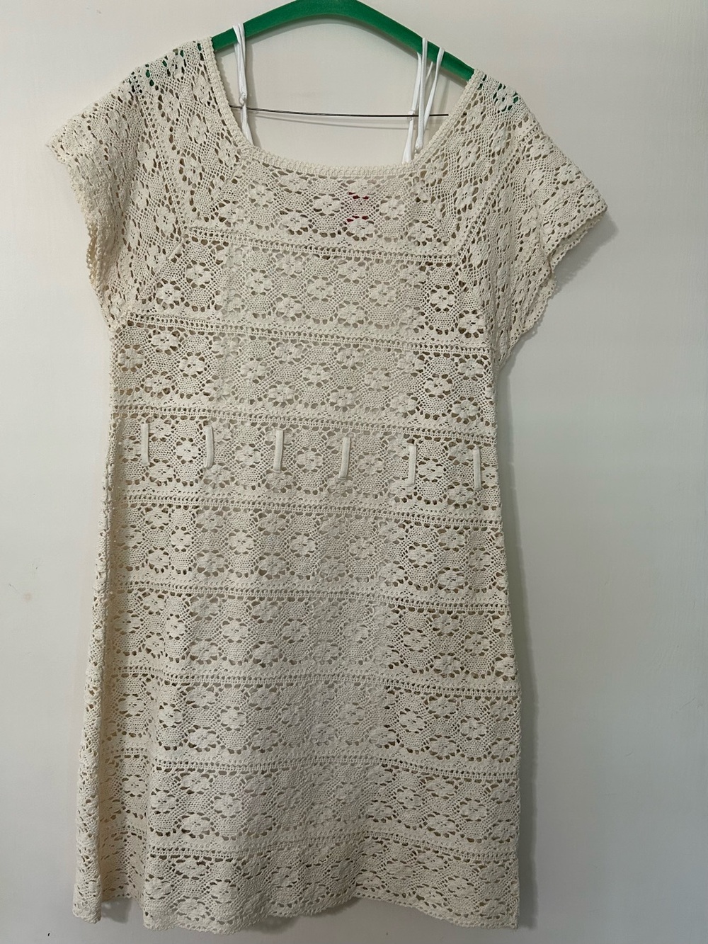 Lace Crochet Short-Sleeve Shift Dress in Cream with under slip. Missing a belt.